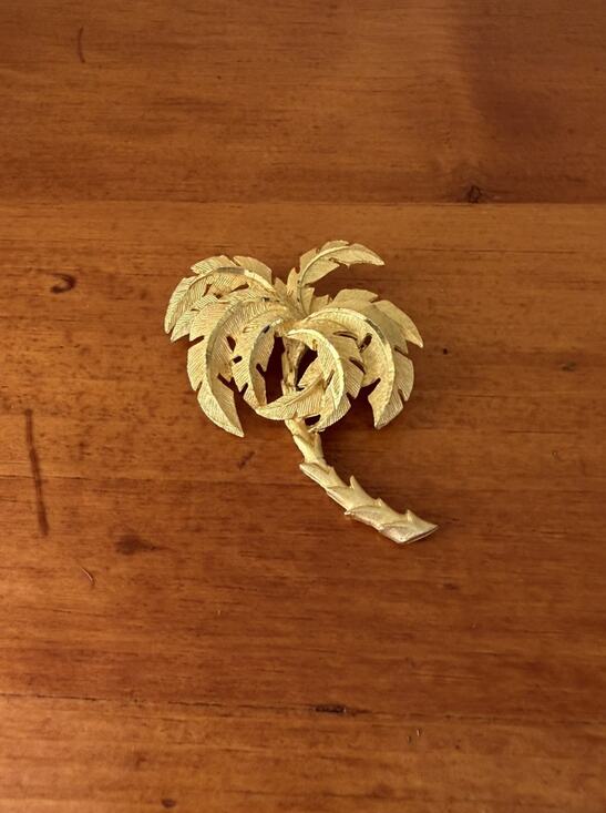 Unbranded Jewelry - Vintage Palm Tree Brooch Gold Tone Textured Tropical Resort Figural Pin Retro
